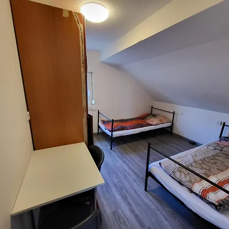 Jelinski Beherbergungsstaetten Homestay